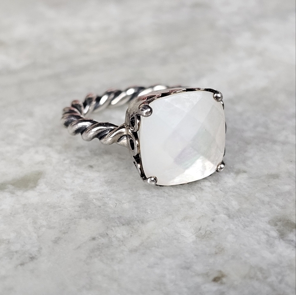 PANDORA Retired Serenity Mother of Pearl Ring - Picture 2 of 9